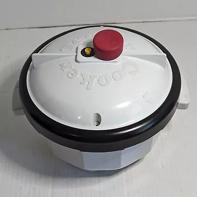 Microwave Tender Cooker Nordic Ware Pressure Cooker 2.5 Qt Complete White Weight • $17.99