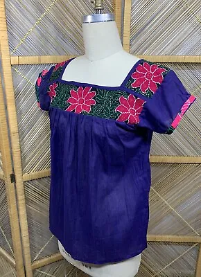 Vintage Top Mexican Embroidered Tapestry Small • $22