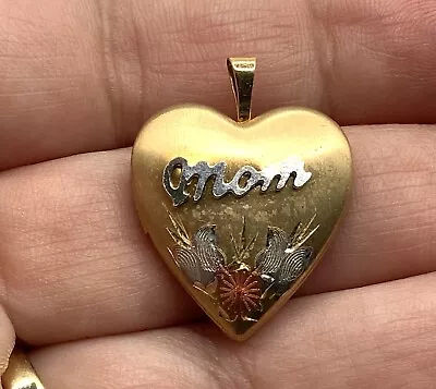 Vintage PPC 14KT Yellow Gold Filled “MOM” Picture Locket Pendant (3.3g) • $6.99