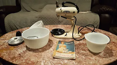 VTG 1940's Hamilton Beach Stand Mixer Model E And Bowls + Juicer Bowl • $334.91