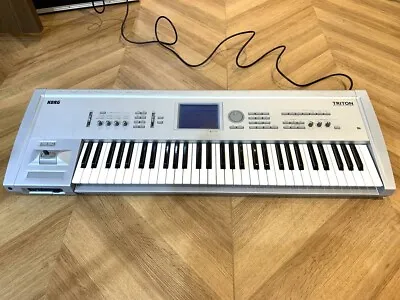 Korg Triton 61 Key Synthesizer Music Workstation Keyboard Music Instruments • $575