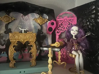 Monster High 13 Wishes Party Lounge And Spectra Vondergeist Playset Mattel 2012 • $50