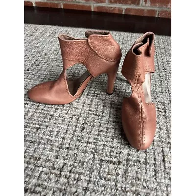 Authentic Vintage Fendi Heels - Size 40 • $19.02