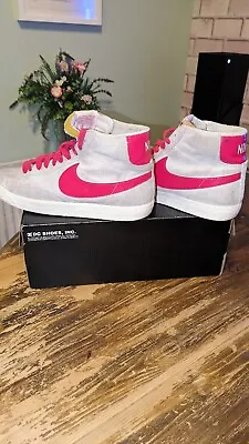 £22.50 • Buy Nike Blazers Size 7 Light Grey And Pink 🩷