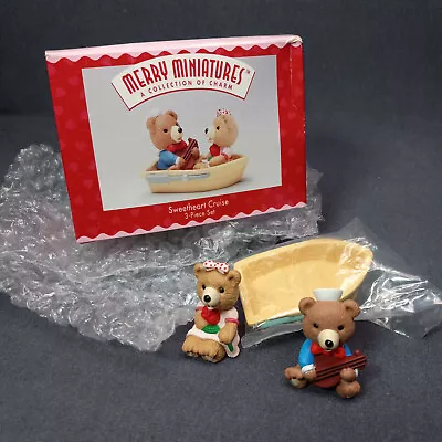 Vintage 1996 Merry Miniatures  Sweetheart Cruise  3-Piece Set Figurines / Prop • $4.45