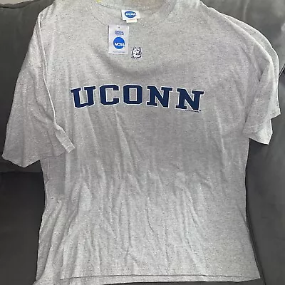 Vintage UCONN Huskies Graphic Shirt Size 2XL XXL • $15