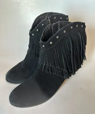 Minnetonka 83010 Black Fringe Suede Ankle Boots Heel Side Zip Womens Size 7 • $29.99