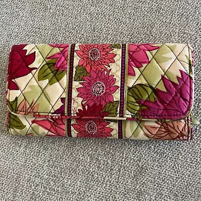 Vera Bradley Hello Dahlia Clutch Style Wallet • $12