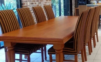 $562 • Buy Used Like New Beautiful Solid Dining Table And Comfortable Chairs 