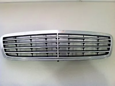 2001-2007 Mercedes-benz W203 C230 C320 C-class ~ Front Grille • $53.99