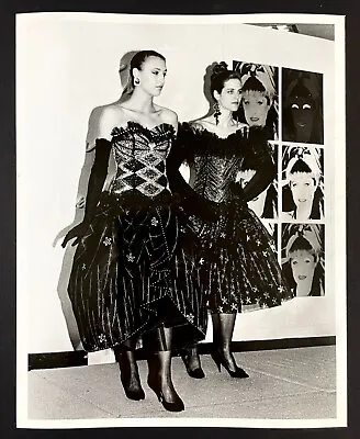 1988 Zandra Rhodes High Fashion Show Models Couture Dresses Vintage Press Photo • $13.50
