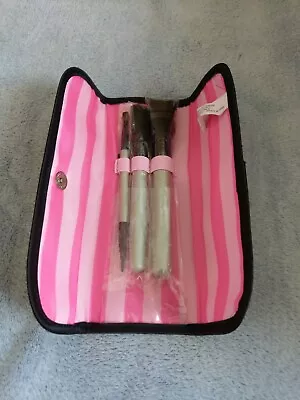 Victoria's Secret Makeup Brush Set  • $25