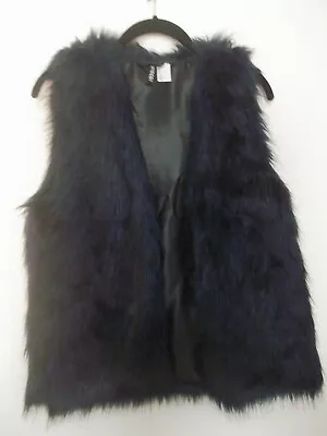 Divided By H&M Women Black Faux Fur Vest  Size 8 • $9.99