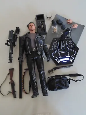 Hot Toys Dx10 Terminator 2 Arnold Schwarzenegger 32cm Tall • $550