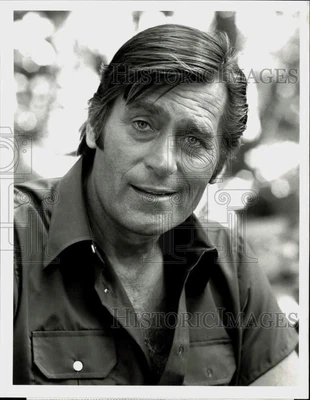 $24.88 • Buy 1979 Press Photo Clint Walker Stars In  Mysterious Island Of Beautiful Women. 