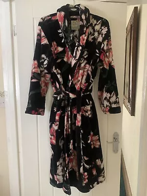 Dressing Gown 14 • £10