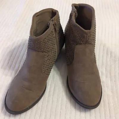 Mossimo Supply Booties Womens Shoes Tan Brown Size 6.5 Studded Side Zipper  • $22.97