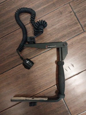 $15.99 • Buy Stroboframe Quickflip Flash Bracket With Flashgun Cable