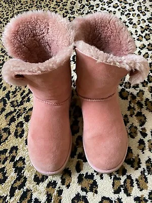 Ugg Bailey Boots • $55