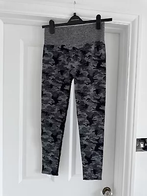 Size L Black Grey Camouflage Army Style Gym Leggings Workout Athleisure Ribbed  • £17