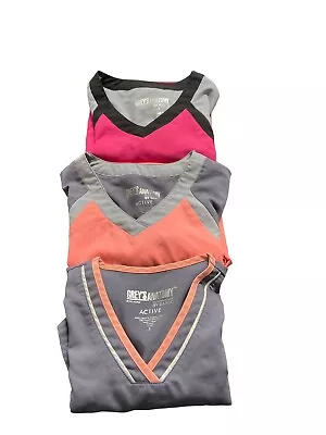 $14.99 • Buy Lot Of 3 Grey’s Anatomy By Barco Short Sleeve V-Neck Scrub Top Grey Pink SIZE S