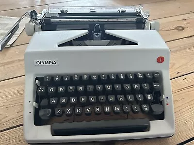 Olympia SM9 Typewriter SN: 4630557 With Case And Manual Very Good Condition. • £90