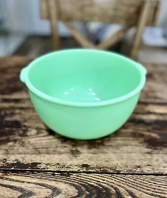 Vintage McKee Jadeite 9.5  Uranium Glass Mixing Bowl / Dimple Bowl / Sunbeam  • $39.99