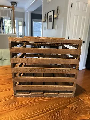 Vintage Primitive Humpty Dumpty Owosso Wood Chicken Egg Crate  W/ Lid & Handle • $44