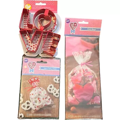 Wilton LOVE 4 Piece Metal Cookie Cutter W/ 20 4x2x9.5 And 20 4x6 Treat Bags Ties • $5
