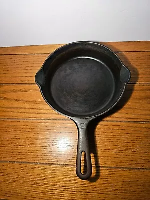 Vintage 724 Griswold Small Logo No. 5 Cast Iron Skillet No Wobble  No Spin • $34.99