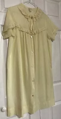 Vintage Val Mode Medium Pale Yellow Gown Eyelet Lace Trim Soft Delicate • $16.99