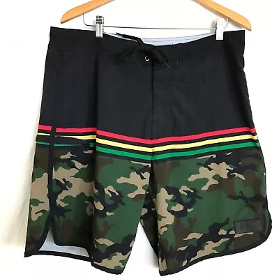 Hawaii Hawaiian Board Shorts Men Size 36 Green Camouflage Drawstring Pocket • $25.95