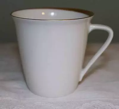 HUTSCHENREUTHER MAXIM'S De PARIS MONDIAL CHINA CUP TEA COFFEE GOLD TRIM ON WHITE • $10