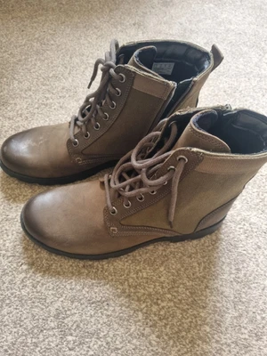 £30 • Buy Ladies Clarks Heath Chard Boots Khaki Leather Size 5 Fit G Uk