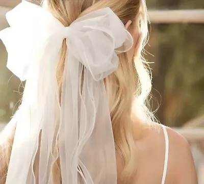 Veil Ribbon. Bow Head With Comb. White • £2.50