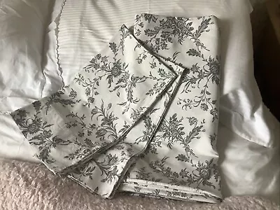 King Size IKEA ALVINE KVIST Duvet St With 4 Pillowcases. Used Very Little • £25