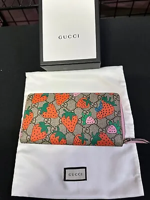 Gucci Supreme Strawberry-beige Canvas Zippy Wallet • $499