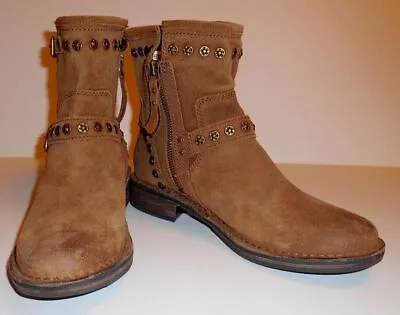 UGG Australia Women's Boots Ankle Fabrizia Chestnut Suede 1003235 $275 NEW 6.5 • $109.95