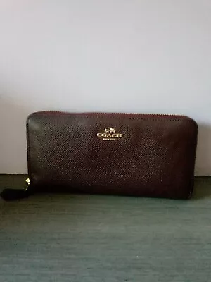 £26.99 • Buy Dark Red Coach Leather Zip Round Purse