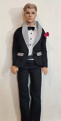 🥝 2007 Mattel Wedding Day Barbie Blonde Ken Groom Pre-owned C315g  • $19.60