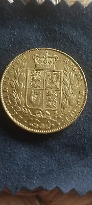 1842 Queen Victoria Yh Shield Full Gold Sovereign • £600