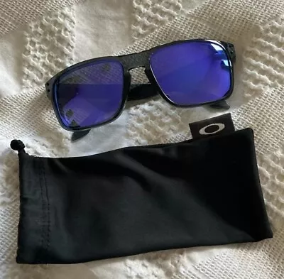 Oakley Holbrook Sunglasses OO9102-45 Crystal Black/Violet Iridium • £49.99