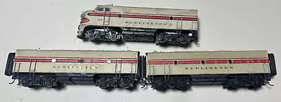 1 Engine 2 Boxcars Burlington HO Scale Trains --- #KAK#7 • $49.95