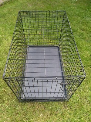 £8 • Buy Dog Crate Medium Used