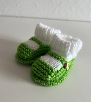 £3.75 • Buy New -hand Knitted Baby Bootees - Sock And Shoe Style -  Grass Green- 0-3 Months