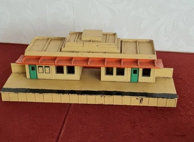 £12 • Buy Hornby  Dublo Station