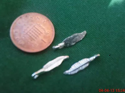 20 Leaf Charms - Small - Bright Silver - Nature Autumn Garden Feather • £2.95