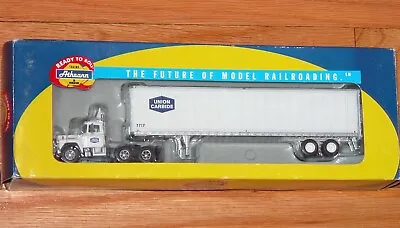 Ho Athearn 93132 Mack R Truck With 45' Trailer Union Carbide • $89.99