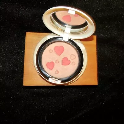 Mac Flatter Me Pearlmatte Face Powder Shimmer Archie's Girls Collection • $30.99