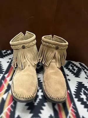 Minnetonka Womens Leather Back Zip Brown Suede Fringe Moccasins Shoes Sz 9 • $24.99